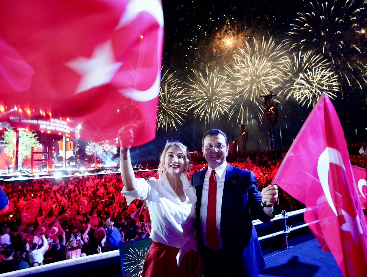 ekrem_imamoglu's tweet photo. Milletin bayramı milletle kutlanır.

Çok yaşa Cumhuriyet.

#YüzyılınKutlaması 🇹🇷 https://t.co/dvBg79tO1i