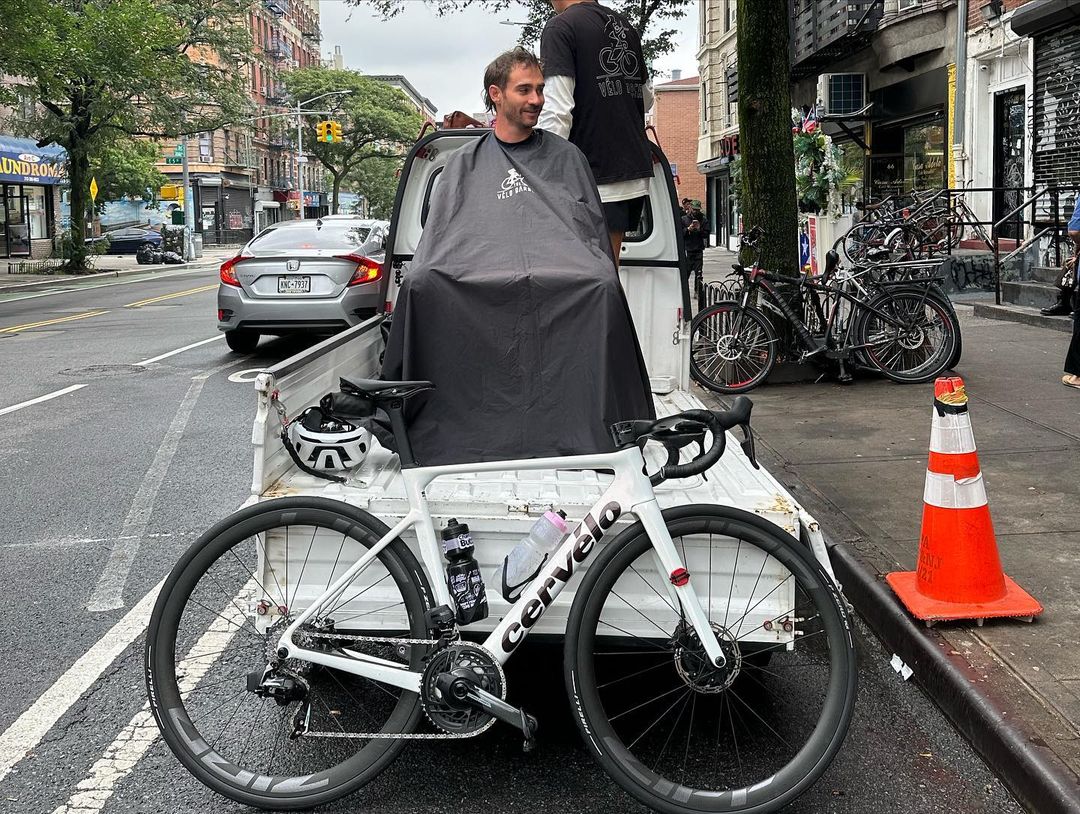 AndisCompany's tweet photo. Rollin' through the streets with #ANDISNATION Ambassador @thevelobarber, dishing out fresh cuts as he goes! ๐
Creating experiences and "smiles for miles" one cut at a time. ๐
#ANDISNATION #TeamANDIS #ANDIS #NYCbarber #TravelBarber
https://t.co/NHAcG4N7i9 https://t.co/4y1q5k8DfT