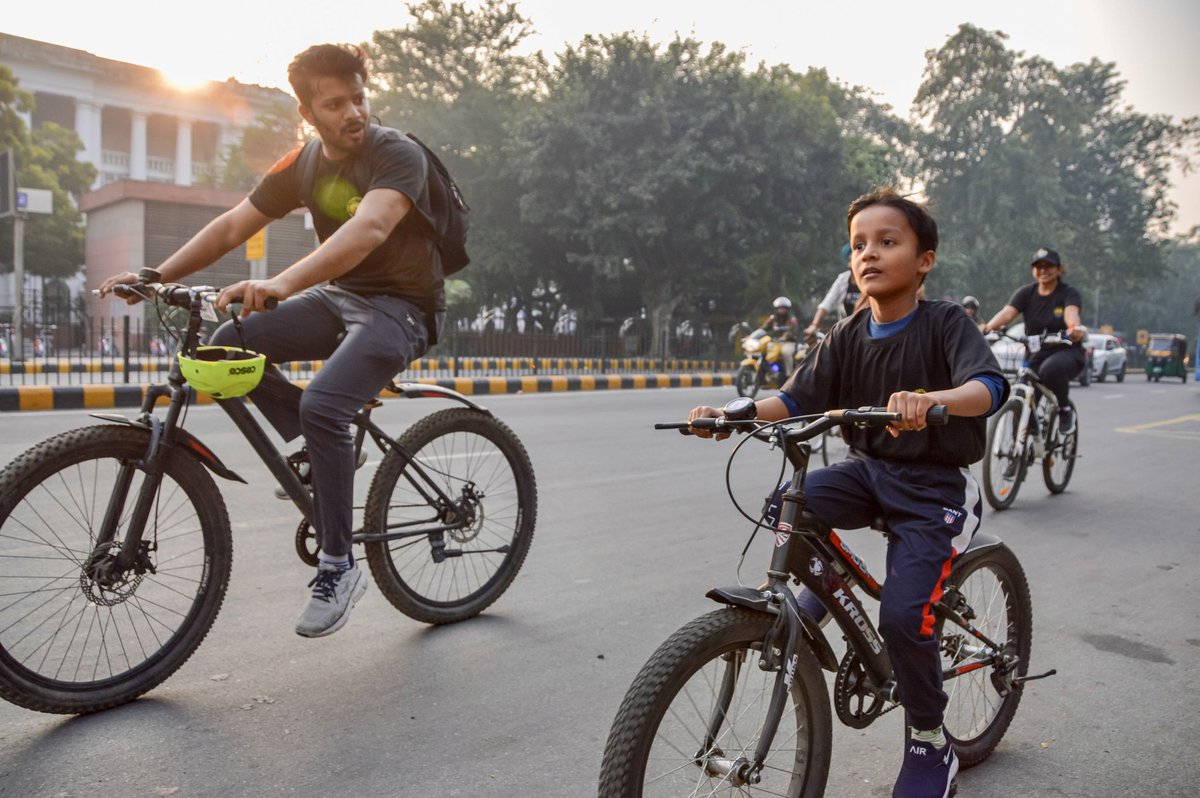 Cycling_Embassy's tweet photo. Today the Dutch Cycling Embassy was proud to join forces with @giztransportIN, @BYCSIndia and @Raahgiri_Fdn for The Together Ride.

Hundreds of cyclists of all ages and abilities rolled together through New Delhi, assembling to show the growing demand for safe cycling conditions. https://t.co/CrfJ0jAAYY