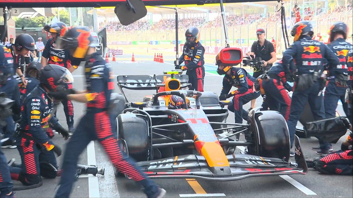 F1's tweet photo. Agony for Checo and the crowd in his home race 😖

#F1 #MexicoGP https://t.co/6wAHi4qBgJ