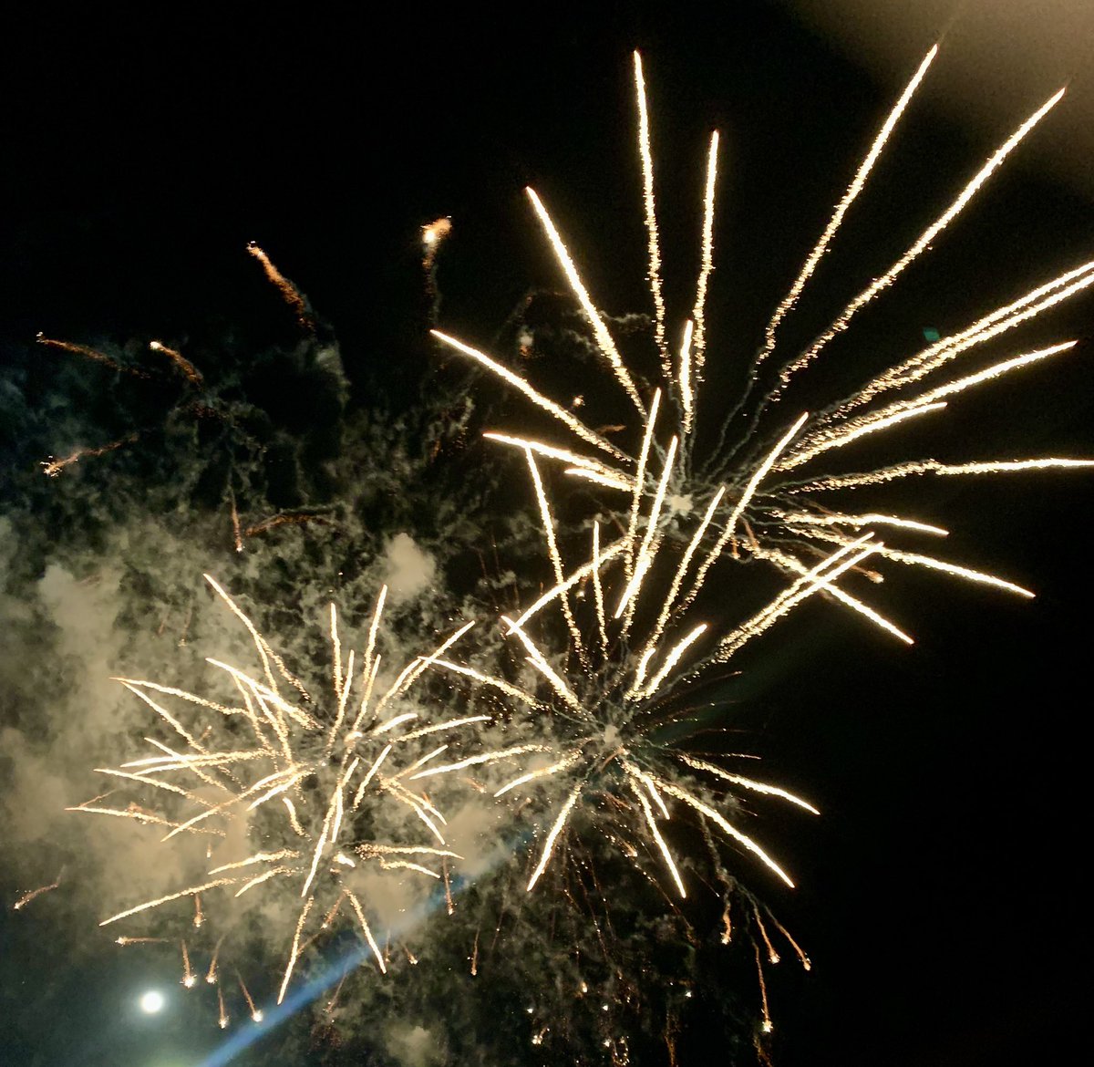 HemanttBhatia's tweet photo. #Leicester #Diwali Lights Switch On. Great excitement all around. https://t.co/e40vhT3wW0