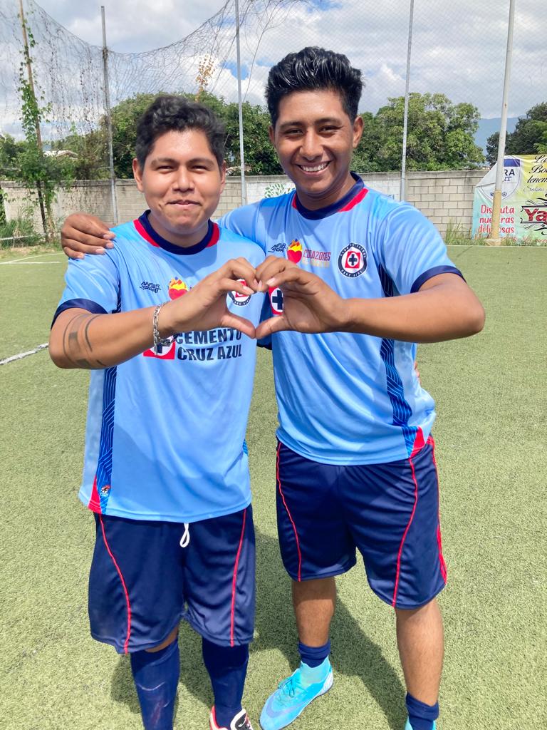 CorazonesTuxtla's tweet photo. Hoy portan sus uniformes patrocinados por Corazones al Porvenir Tuxtla y que gracias al apoyo de varias empresas fue posible hacerlo realidad. #CorazonesAlPorvenirTuxtla https://t.co/yHvQZXtjpF