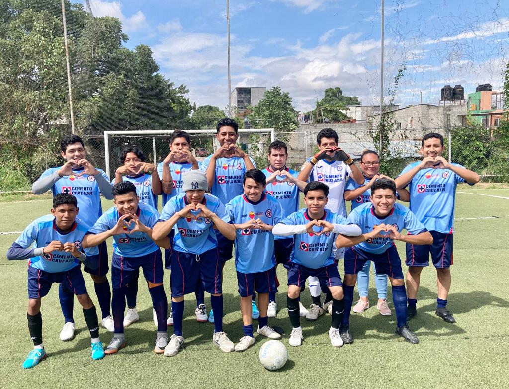 CorazonesTuxtla's tweet photo. Hoy portan sus uniformes patrocinados por Corazones al Porvenir Tuxtla y que gracias al apoyo de varias empresas fue posible hacerlo realidad. #CorazonesAlPorvenirTuxtla https://t.co/yHvQZXtjpF