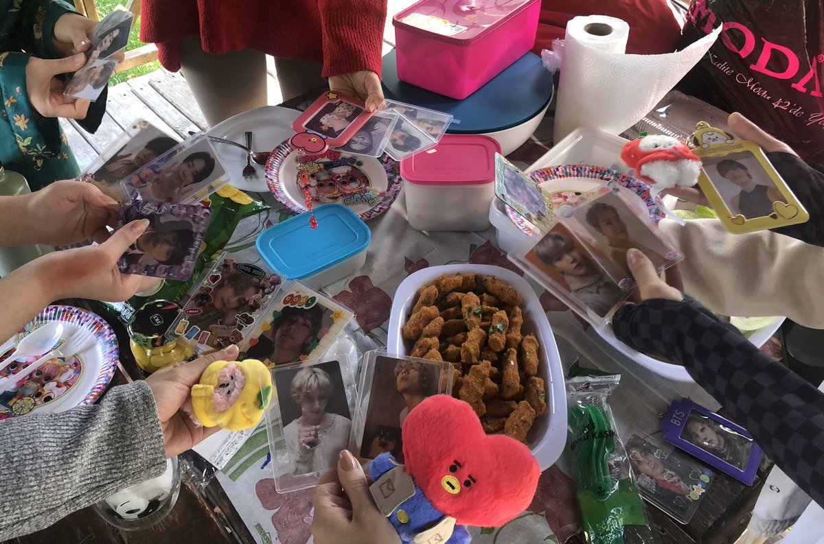 Bugün kaliteli, eğlenceli ve sezonun son piknik date’ini yaptık kızlarımla🥺 tata’m da eğlenmiş bayağı öyle diyo😭🫶