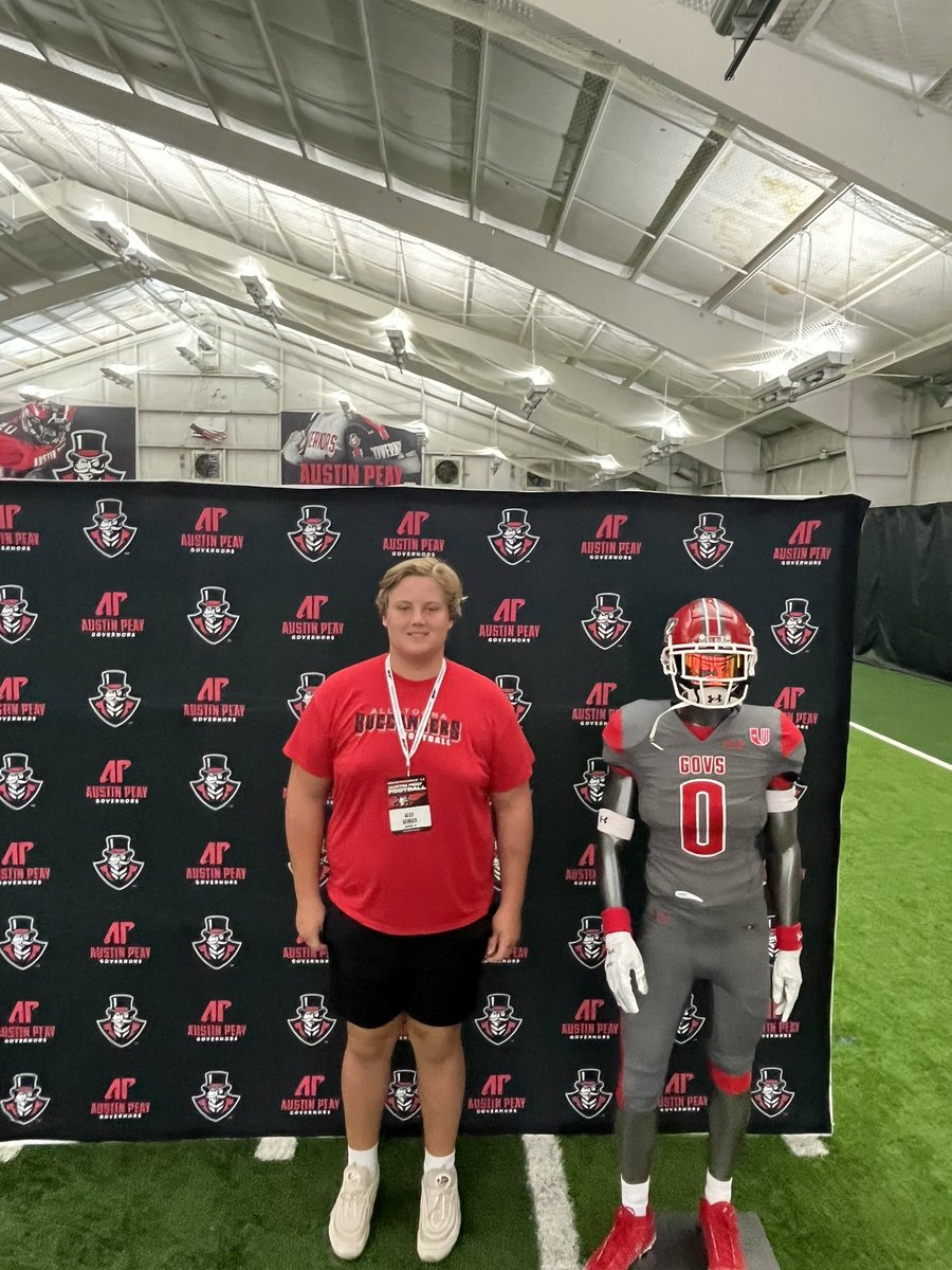 Had a great time at <a href="/austinpeay/">Austin Peay State University</a>!! Loved the energy and positivity you guys give to your fans and players! Thank you for the invite! <a href="/CoachJDulaney/">Jajuan Dulaney</a> <a href="/LegendaryJoe_/">Joseph Ware</a> @APSUCoachSW <a href="/CoachKaster/">Jared Kaster</a> <a href="/CoachGehl/">Michael Gehl</a> @CoachSchuman <a href="/mfarrellsports/">Mike Farrell</a>