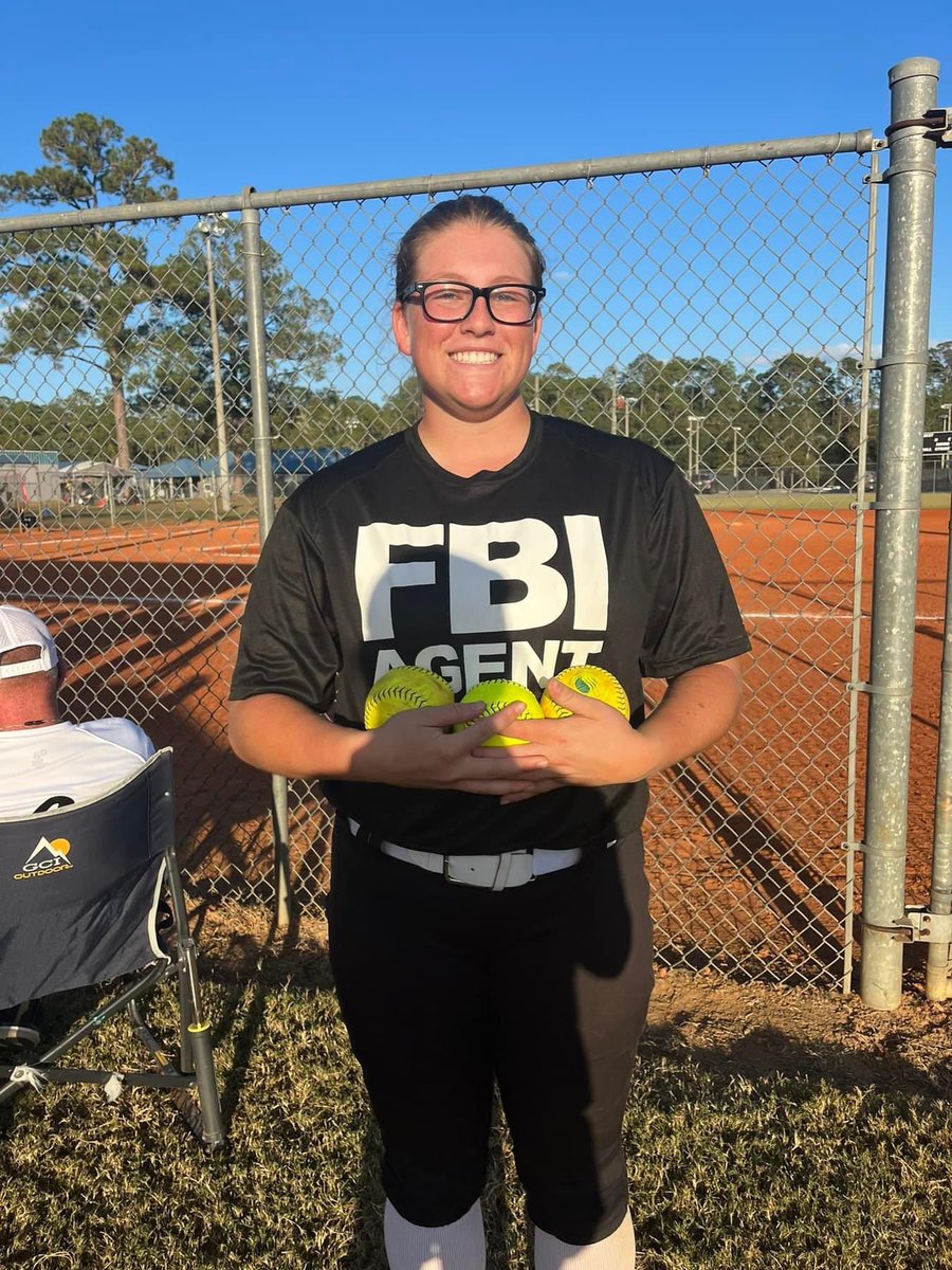 AshlynP1017's tweet image. Great weekend with my @PowermillSports ladies. I went 8 for 11 at the plate with three 💣’s, three doubles, and a couple singles. Some of my favorite videos and photos fro the weekend. @NightHawksSoftb @FloridaHighSB @SoftballDown @bigbendpreps