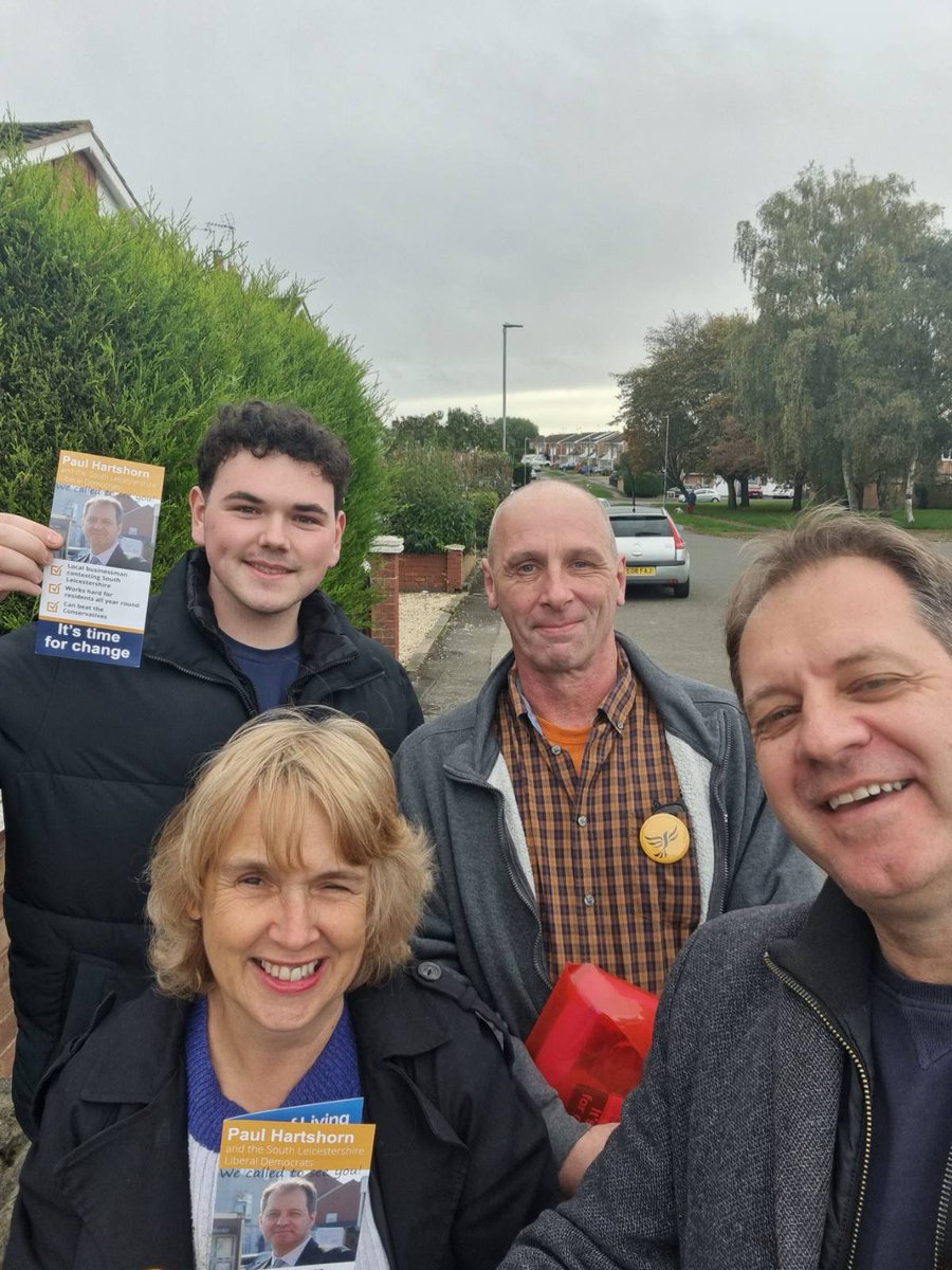 PMHartshorn's tweet photo. The smiles say it all π
We had a great reception in #Countesthorpe today. Great conversations on doorsteps. Residents seem very happy with their new Liberal Democrat councillors and now want a Liberal Democrat MP! πΆ https://t.co/qFRhkKl6PL