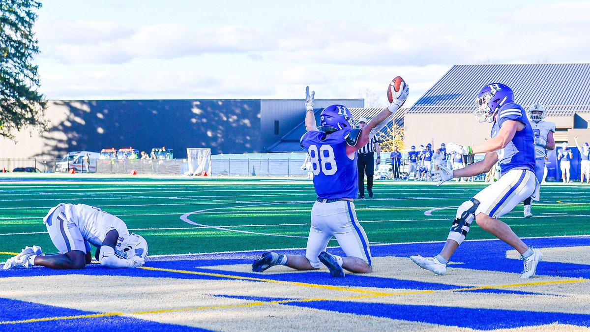 HamiltonCollege's tweet image. Read about how the Continentals pull out thrilling 36-34 win over Tufts in five overtimes. bit.ly/3MmnLQG

#LetsGoBlue