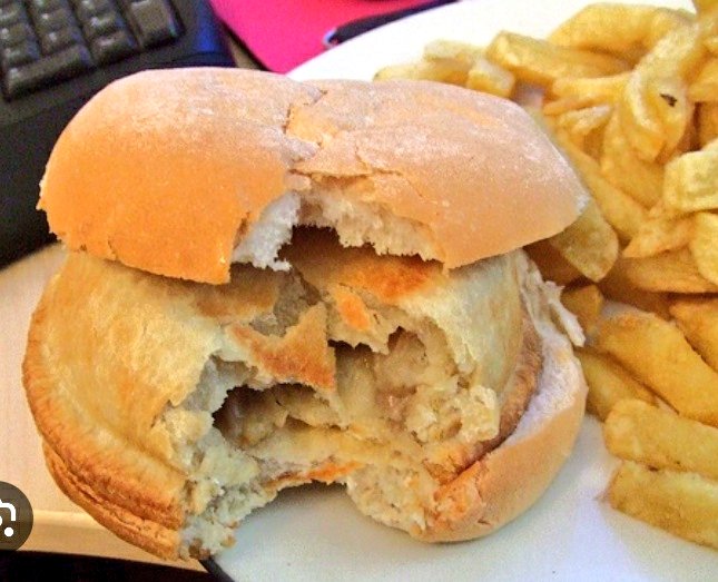 misheleneous's tweet image. Oh now you really lit the touchpaper now! Its a barm btw - as in chip barm, pie barm etc 🍟🥯 🥧🥯 #barm