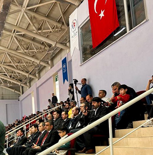 gercussube's tweet photo. Terörle mücadele vazife kahramanları ve aileleri yardımlaşma ve dayanışma derneği Gercüş şubesi olarak Cumhuriyetin 100. yılını kutlar nice yüzyıllara dileklerimizi tüm milletimize sunarız. https://t.co/O7cFrsaA7b