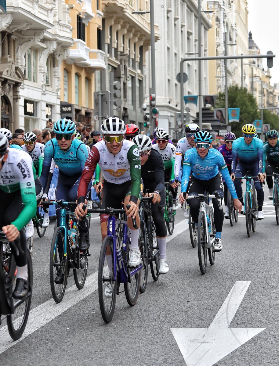 ¡Experiencia increíble la vivida hoy en el #MadridCriterium!🔝
En días así uno se enamora un poquito más del ciclismo 😍🚴‍♂️🚴‍♀️
Enorme <a href="/DavidDomnguezV1/">David Domínguez Vílchez</a> que defendió al máximo como siempre nuestros colores 🫡
🙏 Gracias a <a href="/MadridCriterium/">Madrid Criterium</a> por la invitación
#ZamoraEnamora 💛