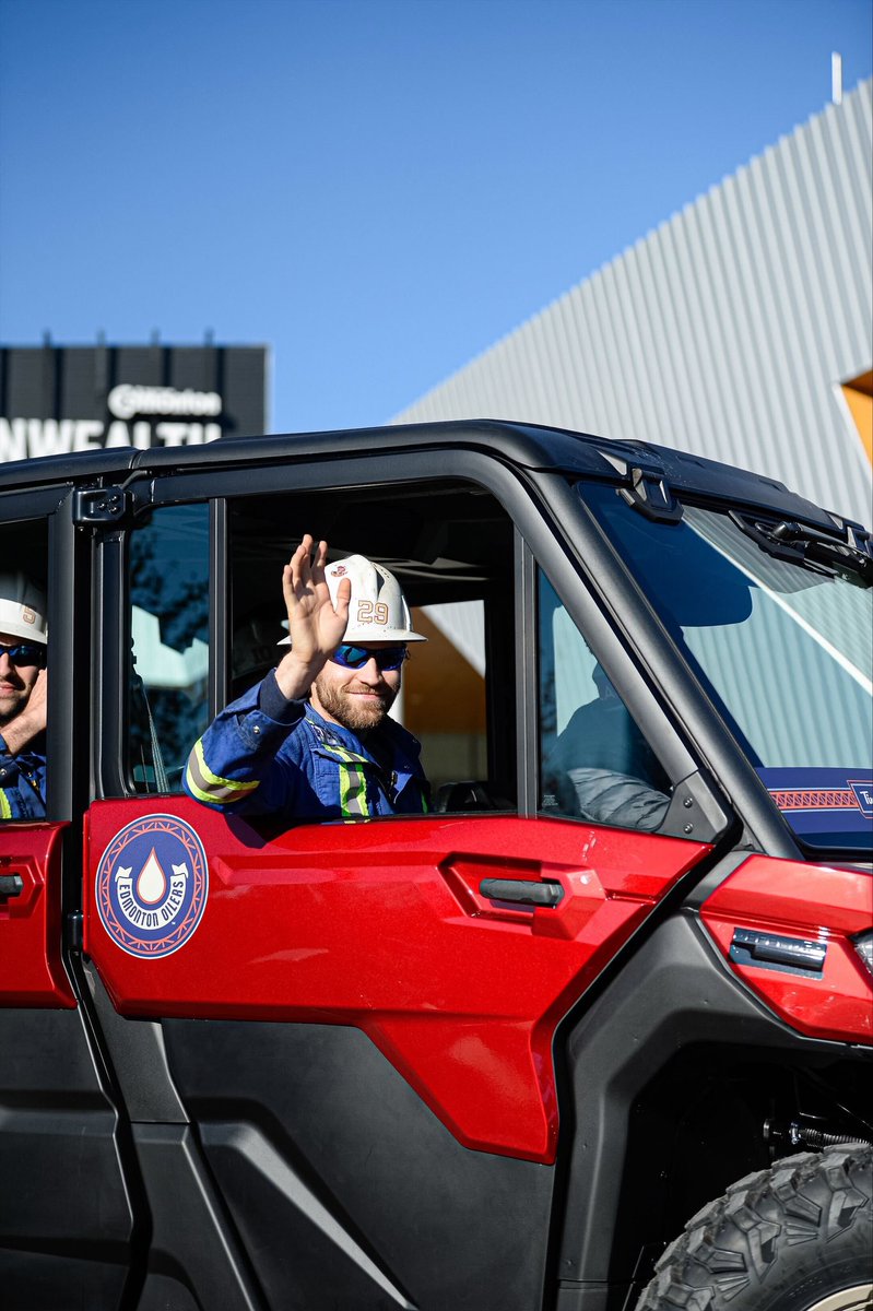 Oilers coming straight from the rigs 😂