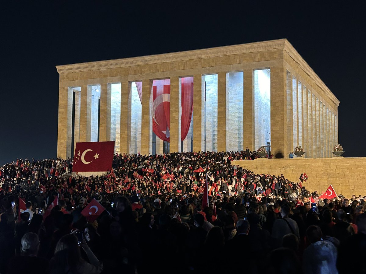ebrusakar's tweet photo. #Cumhuriyetimizin100YılıKutluOlsun  🇹🇷♥️🙏🏼 https://t.co/4z9dJZRMKC