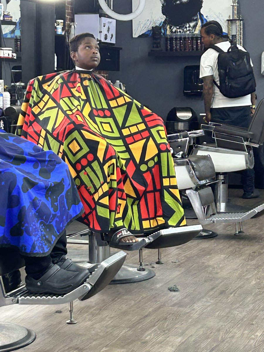 deepestlover_me's tweet image. Watching my nephew get his big boy hair cut!! #shadowfade