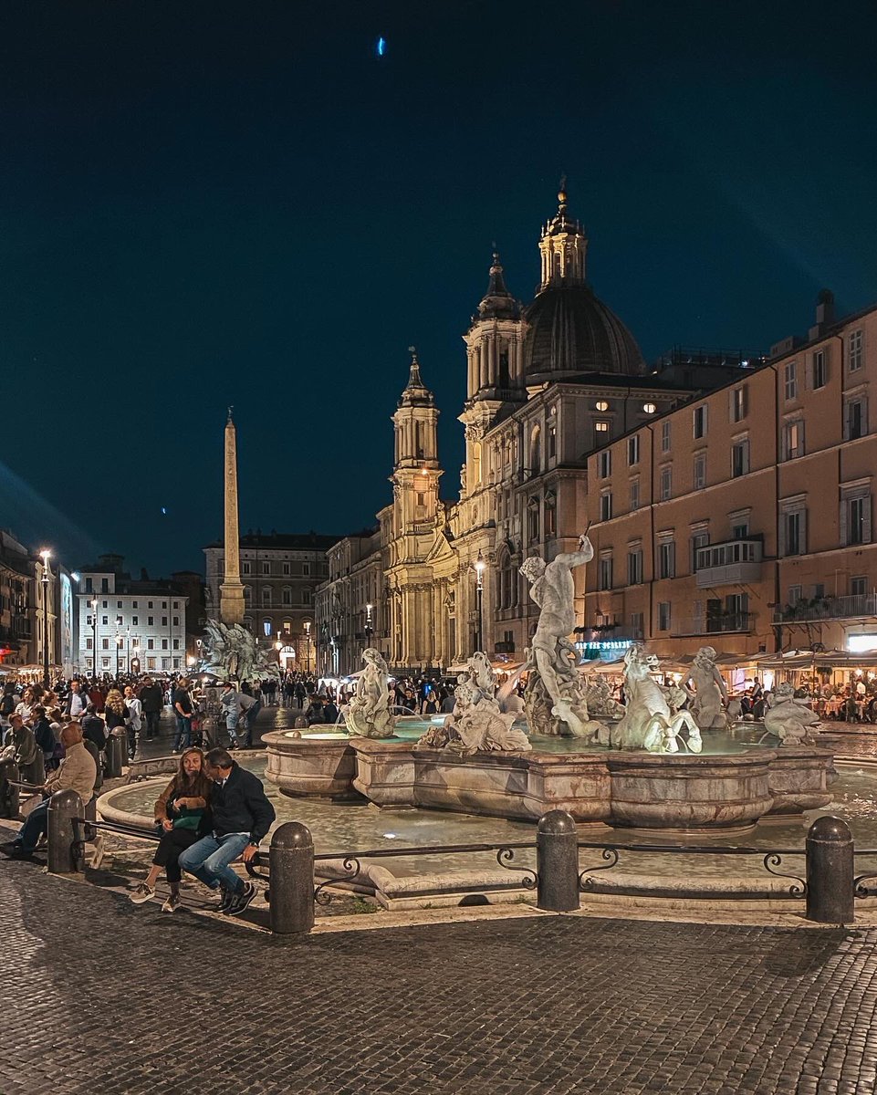 🇮🇹 Ciao Roma 
Un ritorno. Che emoziona.
Una prima volta. Al cinema.
Le luci della città eterna.
Una domenica di sole.
Panorami immensi.
Luoghi e meraviglie.
Tappeti rossi e complimenti.
Brindisi, sorrisi, chiacchiere.

Un weekend inaspettato e deciso all’ultimo.
Una due giorni ❤️