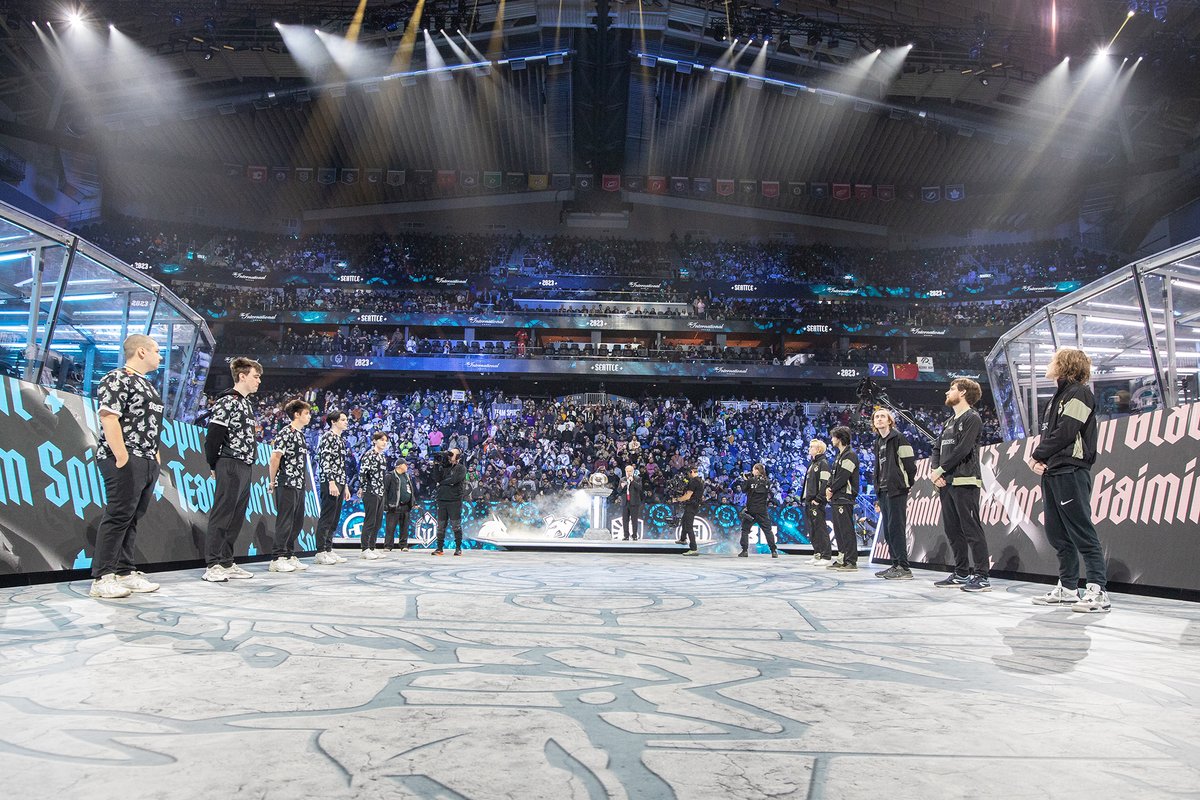 The teams are introduced and get a final look at each other before entering the booths. In this Grand Final best-of-5, a winner will emerge.

#dota2 #ti12