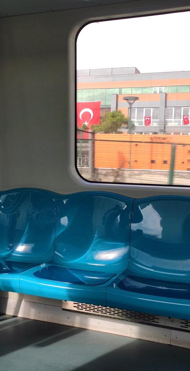 u_beyzz's tweet photo. Her yer cıvıl cıvıl, kutlamalar, şanlı bayrağımız göklerde,Atam..günün anlamı ve güzelliği 🇹🇷♥���
#29EkimCumhiyetBayramımız 
#Atatürkünizinde100YIL
#YüzyılınKutlaması https://t.co/GIp14Pf7Bq