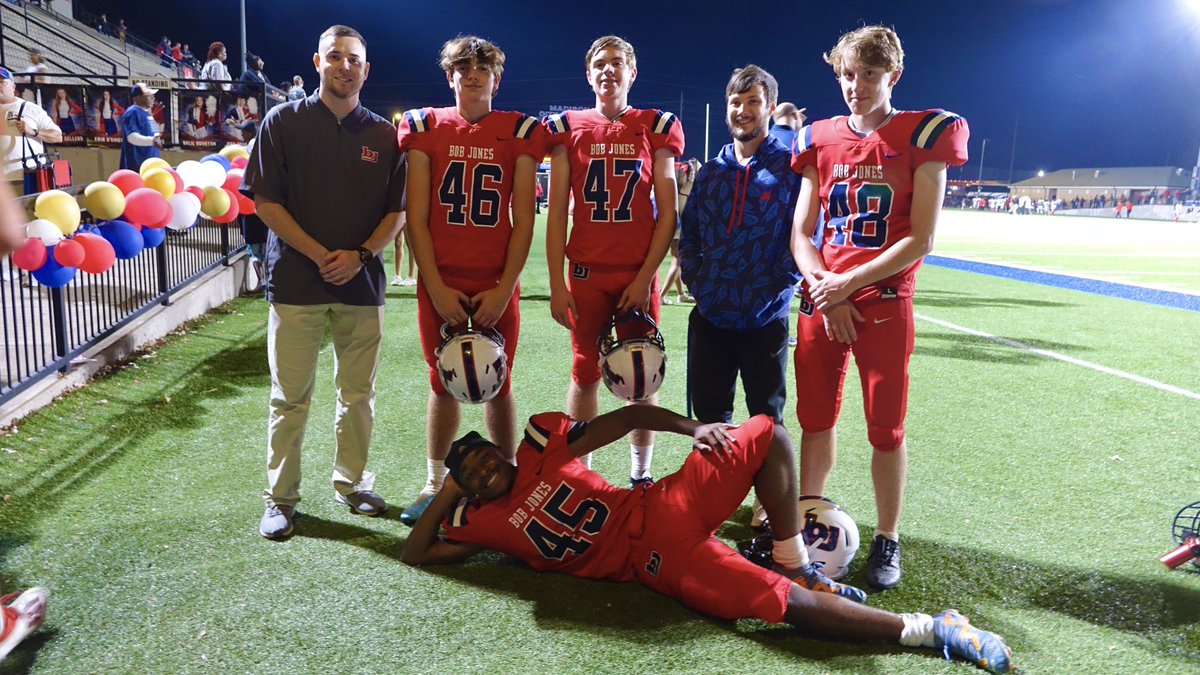 JStewart_26's tweet photo. 3/3 on PATs in team’s 51-6 win! 26 pts in PATs &amp; 1 FG in reg season so far. My teammates also got in the fun with their own PATs! Our coaches have prepped us well!
@KelvisWhite @Coach_BYoung @Coachjb_10 @BJHS_Football @BJRecruiting @KohlsHighlights @AL7AFootball @PrepRedzoneAL https://t.co/0vyYzTGHIS