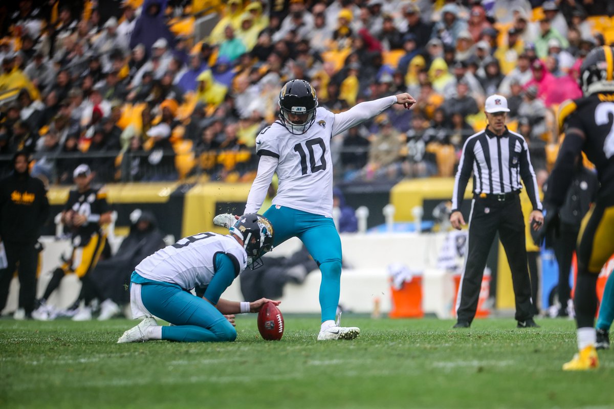 Jaguars's tweet photo. Find ways to win.

#JAXvsPIT | #DUUUVAL https://t.co/wGSCZKmeBx