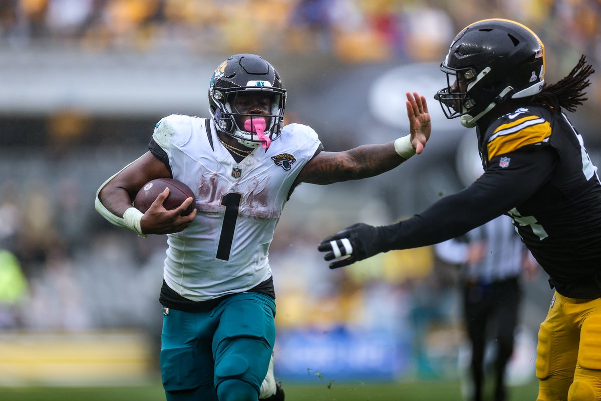 Jaguars's tweet photo. Find ways to win.

#JAXvsPIT | #DUUUVAL https://t.co/wGSCZKmeBx
