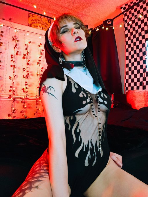 Nothing gets me going quite like some good old fashioned blasphemy 🔥😈🔥 https://t.co/ynJq7bqxWE<a href="/tag/mvsales"class="tags"><span>#mvsales</span></a>