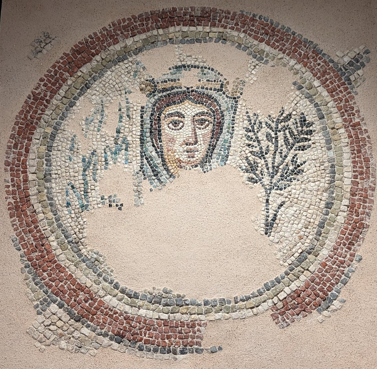 For #MosaicMonday, here's a late antique figure from Taranto, thought to represent Winter. Museo Archeologico (MARTA), Taranto (great collection, very well-displayed) #Archaeology #ClassicsTwitter