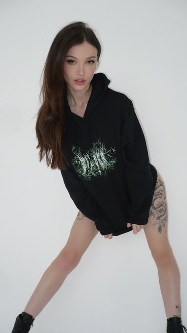 Halloween merch drop! Check out all my designs! 👹 https://t.co/cHVRsfFoUc https://t.co/CBRDp6mtnx<a href="/tag/leeloo1"class="tags"><span>#leeloo1</span></a>