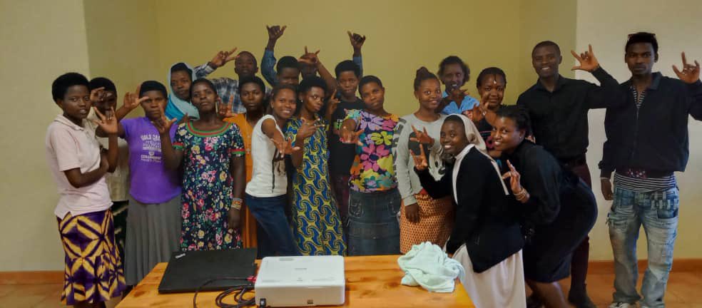 Sunday Worship-Nyarugenge

Topic: obey your government rulers 
Verses: Roman: 13:1-2
🫶🏾🫶🏾God bless you all