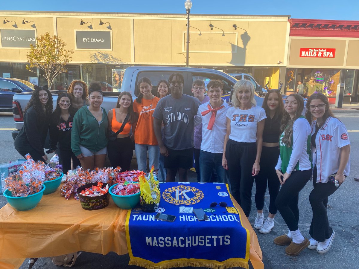 Tigers_Interact's tweet photo. What a successful weekend volunteering! Trunk-or-Treat went great thanks to our collaboration with THS Key Club. Interact Club members also helped out at East Taunton Elementary’s Harvest Festival this Sunday. Thank you to everyone who helped out!! @tauntonhstigers https://t.co/DPdtG2BYJ7