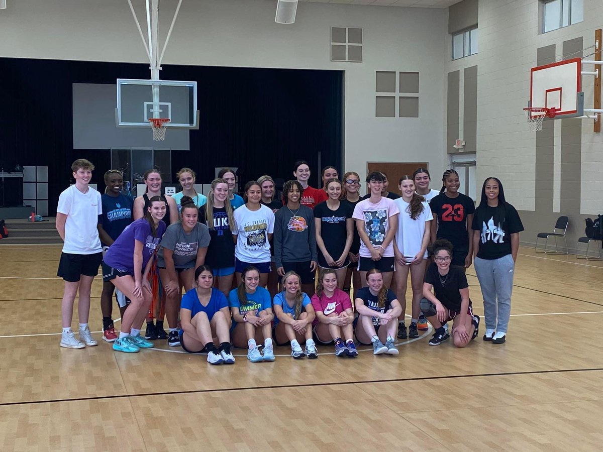 Thanks to all the young ladies, parents, media coverage, and Coaches that made our 2nd High School Girls Open Gym a success. Thanks to @RobbyPugh for securing the facility for us and helping me plan this from day one, Maury Patterson, Brent Cowles, Christian