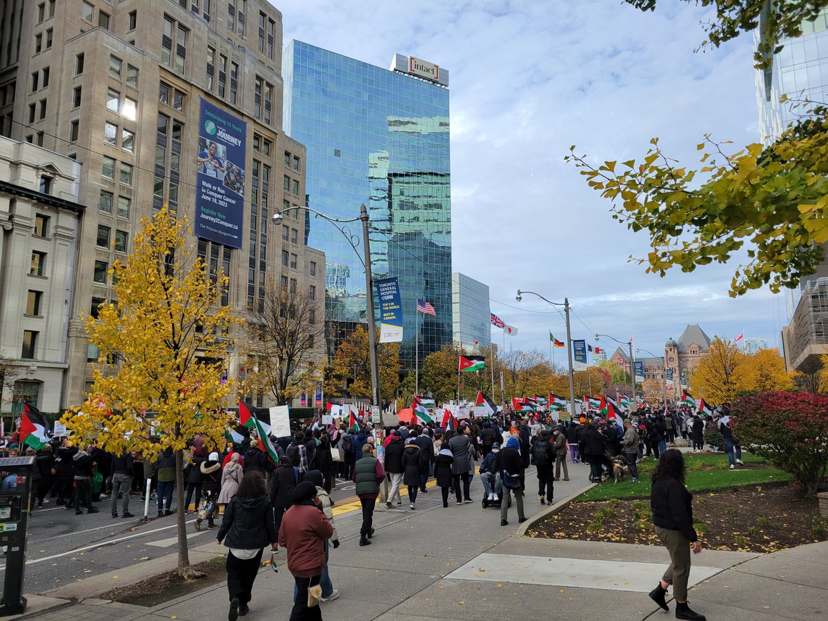 Thousands out in Toronto calling for a ceasefire now! '@JustinTrudeau you can't hide, we charge you with genocide' #FreePalestine #CeasefireNOW