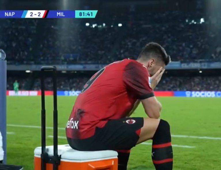 TifosoBarros's tweet photo. ogni milanista guardando il Milan di Pioli 

#giroud #milan #NapoliMilan #acmilan https://t.co/CKLk8z2WBL