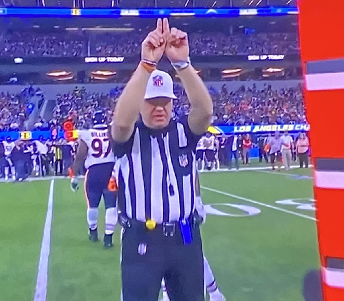 JAYChi_Bears's tweet photo. How close are you to having a mental breakdown from this team? https://t.co/x3rojmG4rX