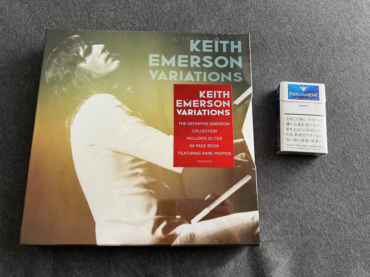 68ページの本も楽しみだけど、20枚もCDが入ってる💦。
#KeithEmerson