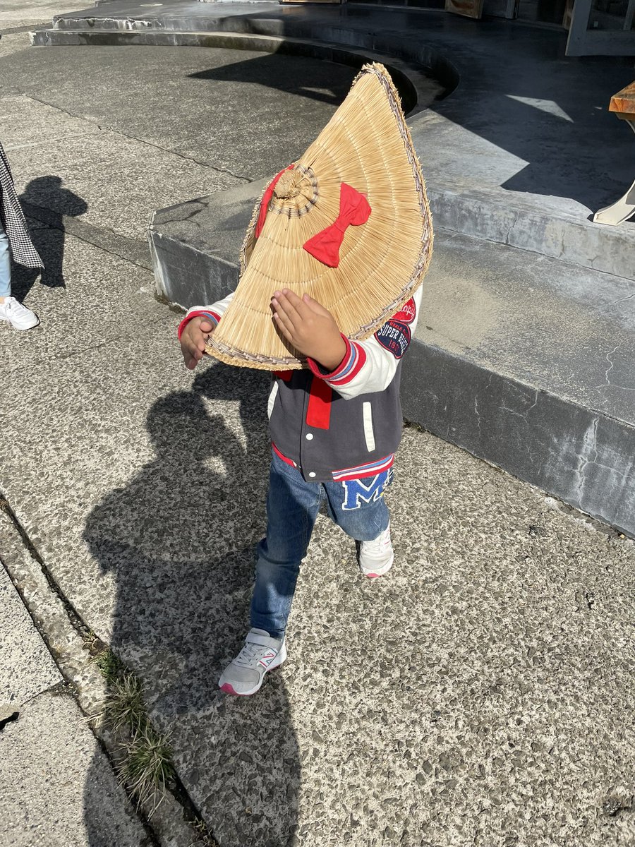 保育園で何して遊んだの？と聞くと
「レゴで佐渡ヶ島作った！」
集合写真では「佐渡おけさ」ポーズ。
そんな息子（6才）、満を持して佐渡ヶ島に上陸！自然満点、島民の方とてもおおらかで優しい方々ばかり、良い場所でした！
息子も大満足✨✨
<a href="/kee_sado/">けえ【島育ち】</a>けぇくんありがとう！