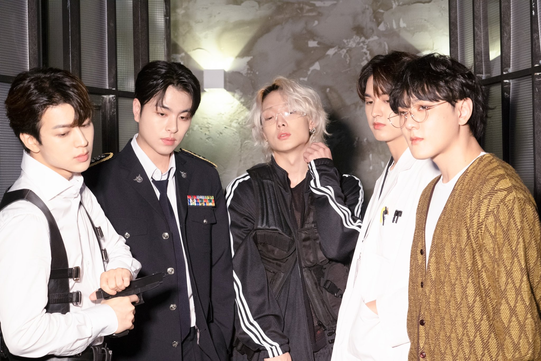 iKON FAN KIT KON HOUSE SEASON'S GREETING アイドル
