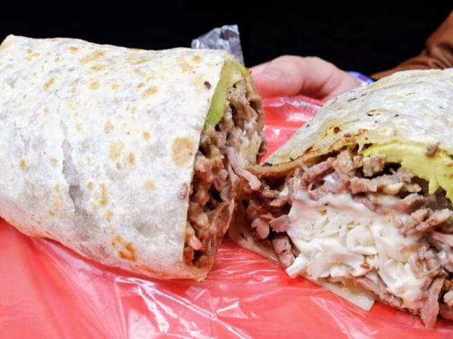 Y pa cerrar el día...unos ricos #burritos 🌯 de #pastorconqueso🌮 y de #bistecconqueso #foodphotography #foodporn #foodstagram #foodblogger #garnachachannel #garnacha