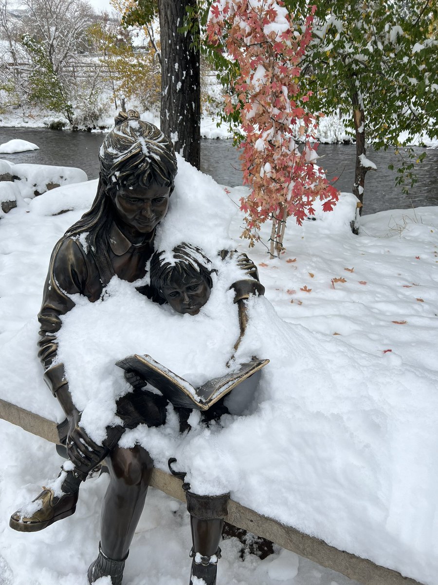 disha_sardana's tweet image. A snowy welcome at the NASA 4th Eddy Symposium today! Excited and looking forward to engage in conversations and gain feedback from the space science community on Immersive Space Weather Analytics! :) 

#crossdisciplinary #spacescience #immersiveanalytics #NASA @UCAR_CPAESS