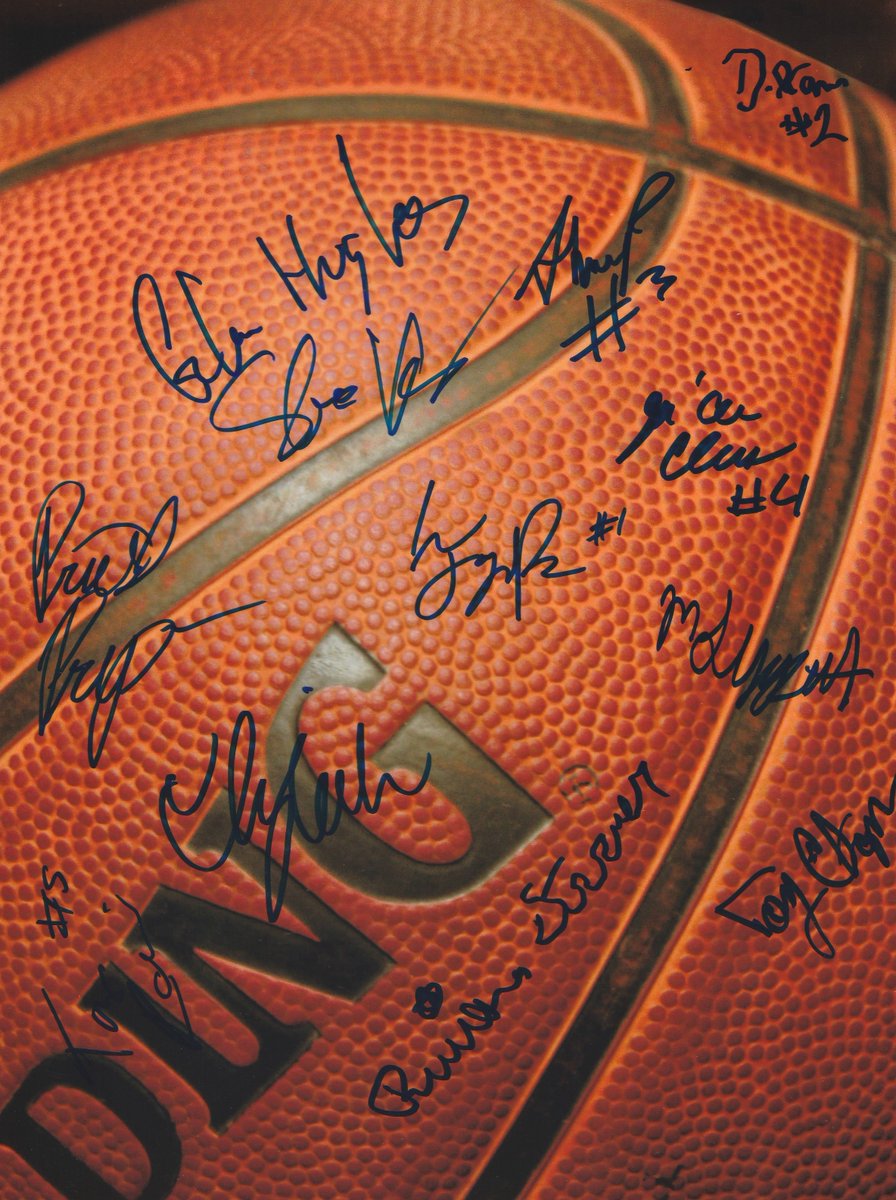 A huge shout out to Coach Stan Hughes and the rest of the Cedar Rapids Road Runners for autographing my photos today! <a href="/coachsh09/">Stan Hughes</a> #Respect