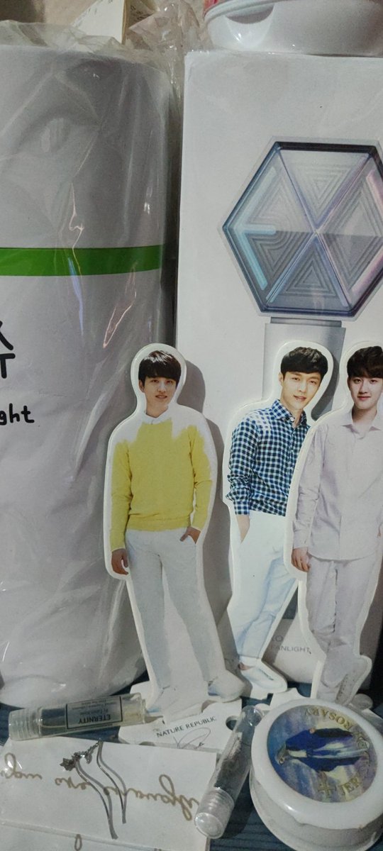 cjsoodo's tweet photo. If any of you are looking for EXO official LS and D.O. Version 1 Fan LS .. YOU CAN MESSAGE ME.

#EXO
#LFB
#weareoneEXO https://t.co/SAGS2UJIKF
