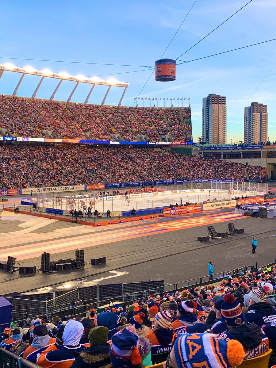 That crowd though!!!

Can you tell I was struggling a bit today? LOL 

#HeritageClassic #LetsGoOilers