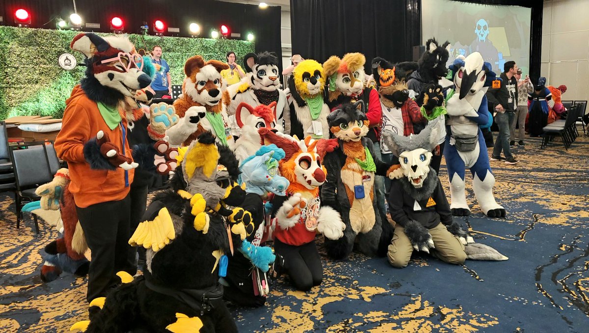 🌈 RED 🔜 FCL tweet media