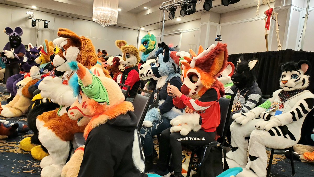 🌈 RED 🔜 FCL tweet media