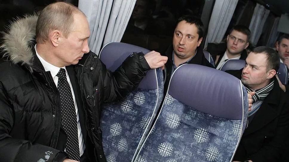 Putin en el intermunicipal preguntando cuanto falta para llegar al terminal de Tunja.