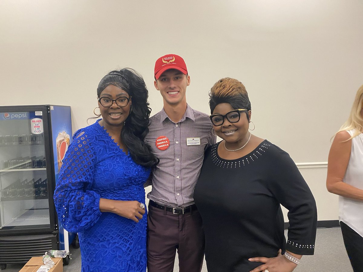 coletonfurlow's tweet photo. 2 years ago today ❤️🇺🇸 @DiamondandSilk #UncleSi https://t.co/rcKWdlcJl8