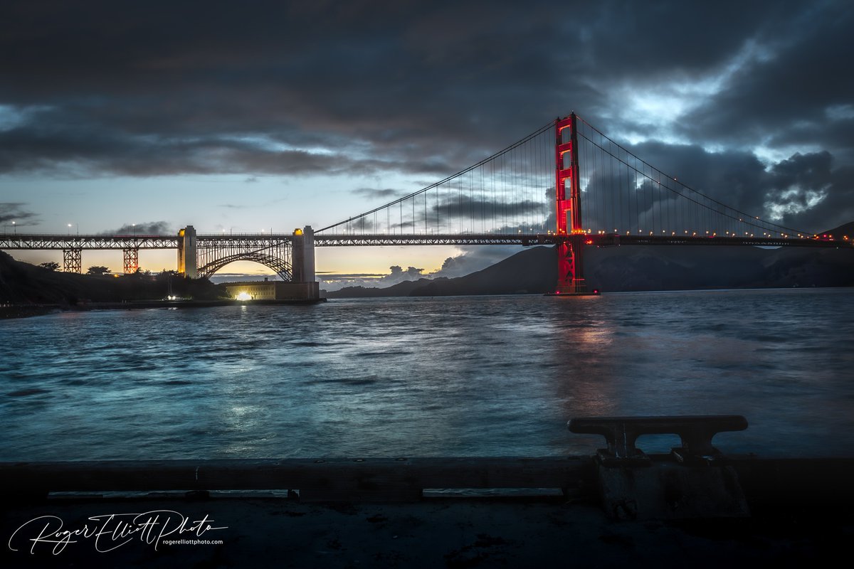 #GoldenGateBridge & #FortPoint 
From #TorpedoWharf
#GGB #SanFrancisco #landscapephotography #SFBay

rogerelliottphotos.etsy.com/listing/786738…