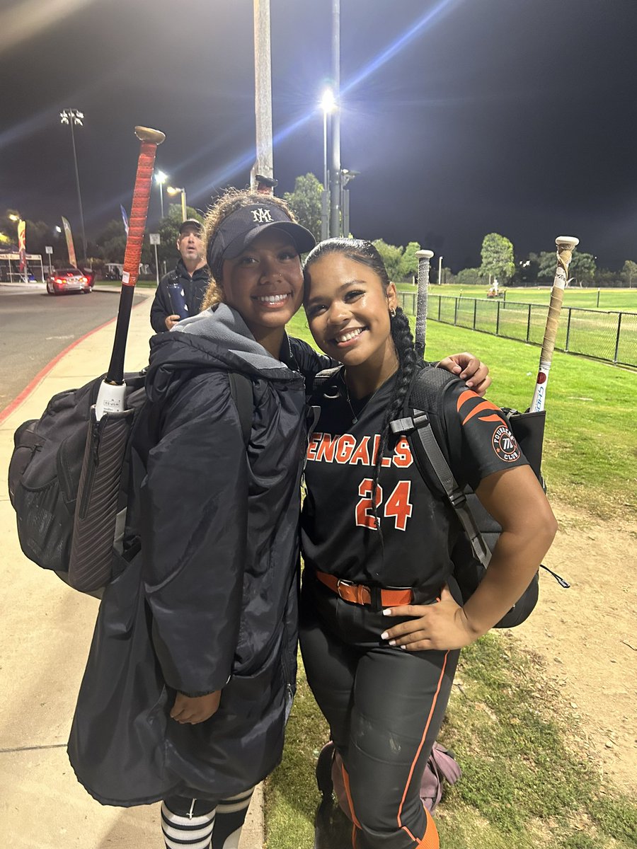 ashleighmejia24's tweet photo. Played against my ASU sis @tiarehoching this weekend 🫶🏾 #CountdowntosigningDay #forksup https://t.co/yCQt82AuqB