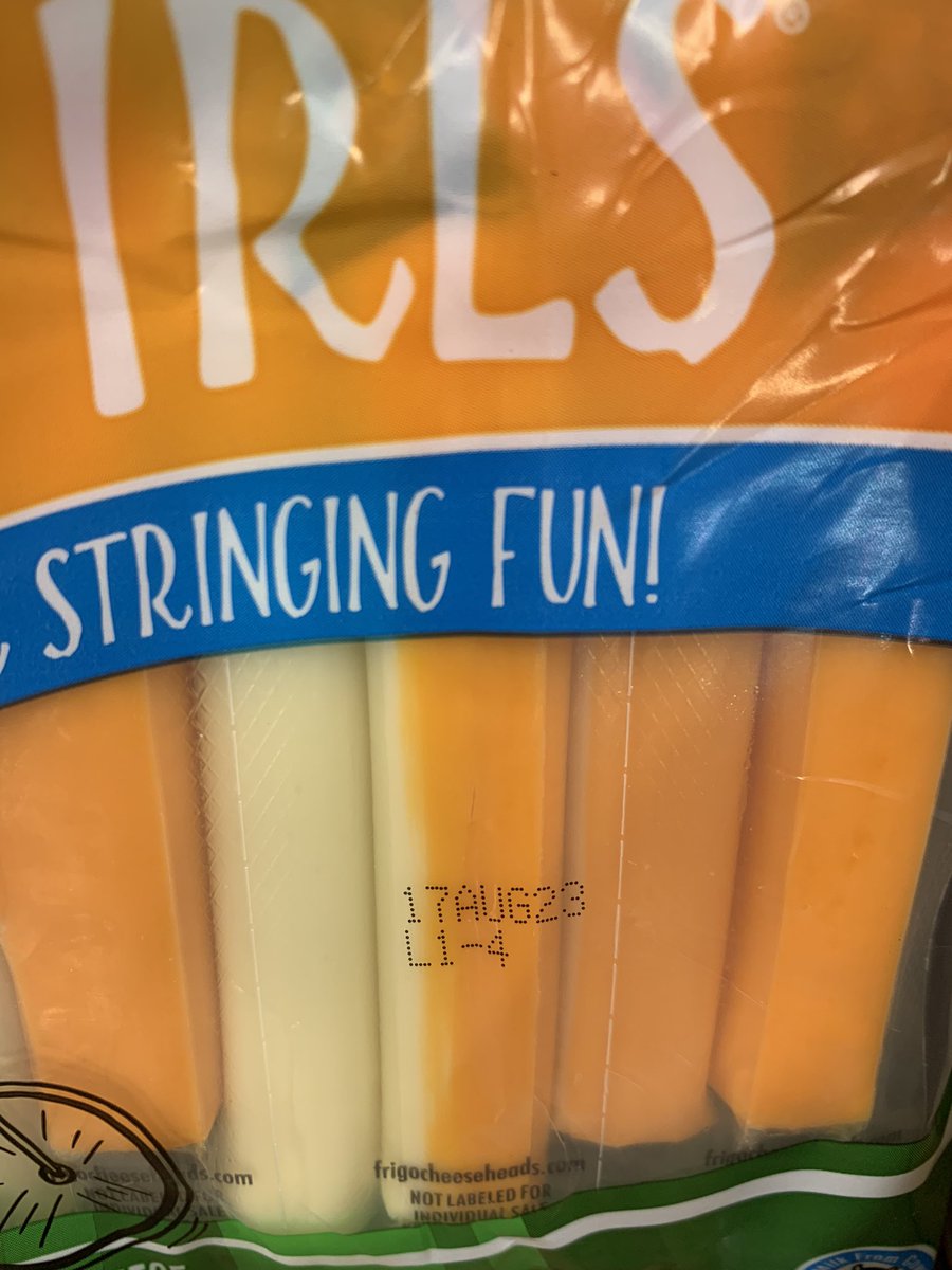 Shari_Kalkstein's tweet photo. @Walmart @walmarthelp see anything wrong with these #pictures? May an #expiration #date OVER 2 months??? #WTH somebody’s not doing their job…maybe more then 1 somebody. #disgraceful https://t.co/9WCbHVihwL