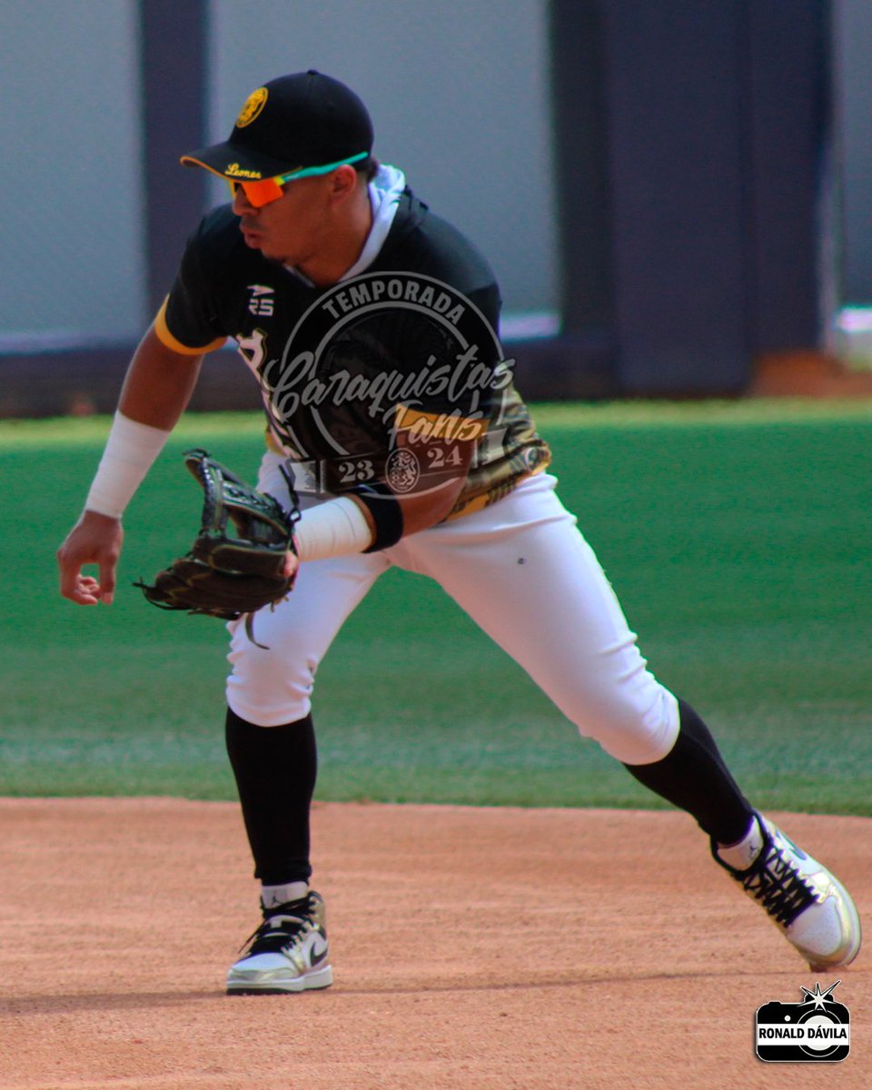caraquistasfans's tweet photo. TOVAR JUGARÁ EN MÉXICO

"EL CAPI" Wilfredo Tovar jugará en la liga mexicana para la temporada 2024 con los Rieleros de Aguascalientes.

A través de sus redes sociales, @RielerosDeAgs  anunciaron la contratación del infielder de Leones https://t.co/vyCgaldHcT