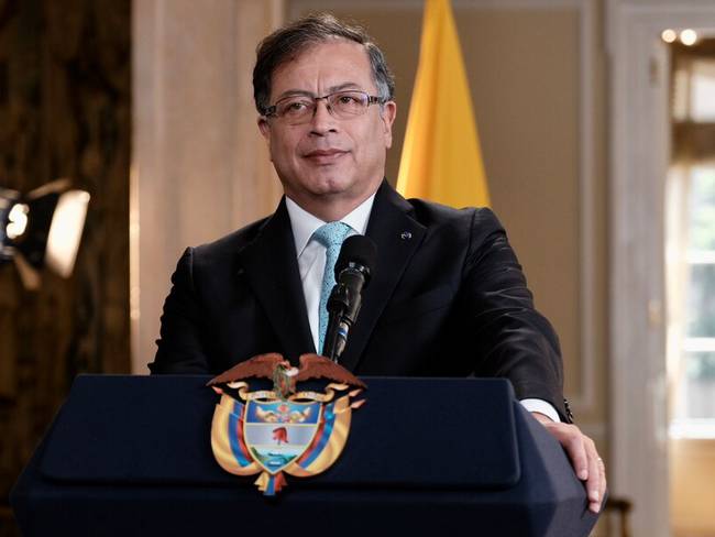 eleccionescolom's tweet photo. #ATENCION
Con el resultado de la elecciones de hoy, el presidente Gustavo Petro @petrogustavo queda?

🔁 Victorioso 
❤️ Derrotado https://t.co/Vy1FFMNyJ0